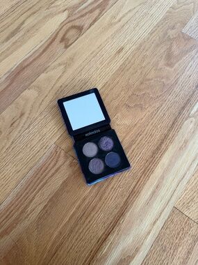 Kaleidos makeup eyeshadow quad palette flowing haze